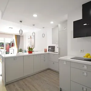 luxury-beach-side-apartment-in-marbella-playa.es-andalucia.com/