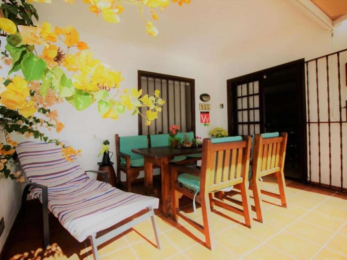 דירות קוסטה טגוויסה Casa De Mas En Playa Bastian ספרד